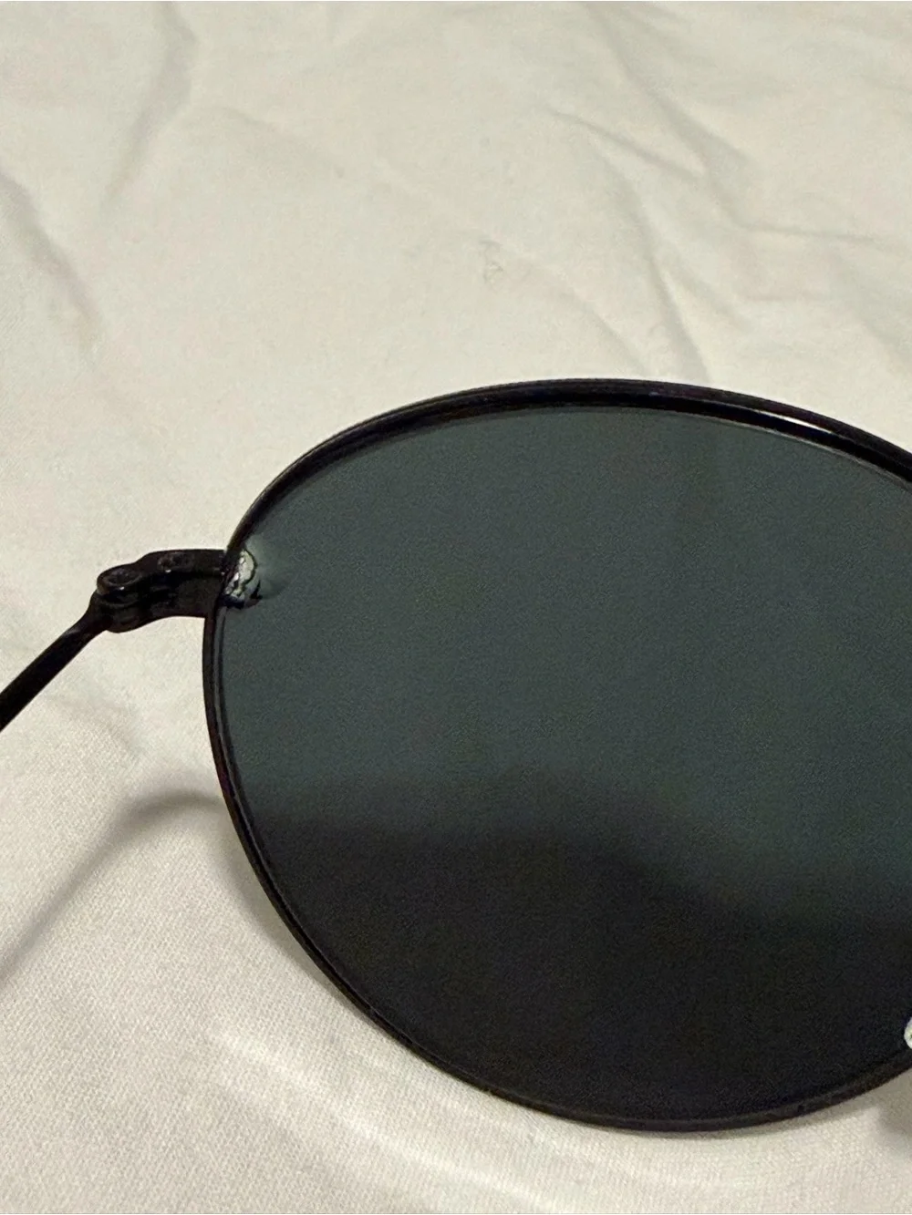 Ray-Ban Round Metal Sunglasses in Black